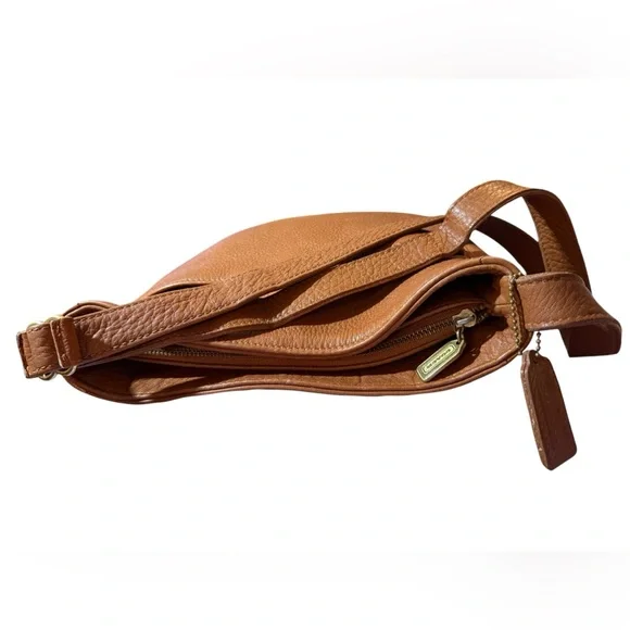 The Vintage Coach Sonoma Pocket Zip Crossbody - Picture 7 of 16